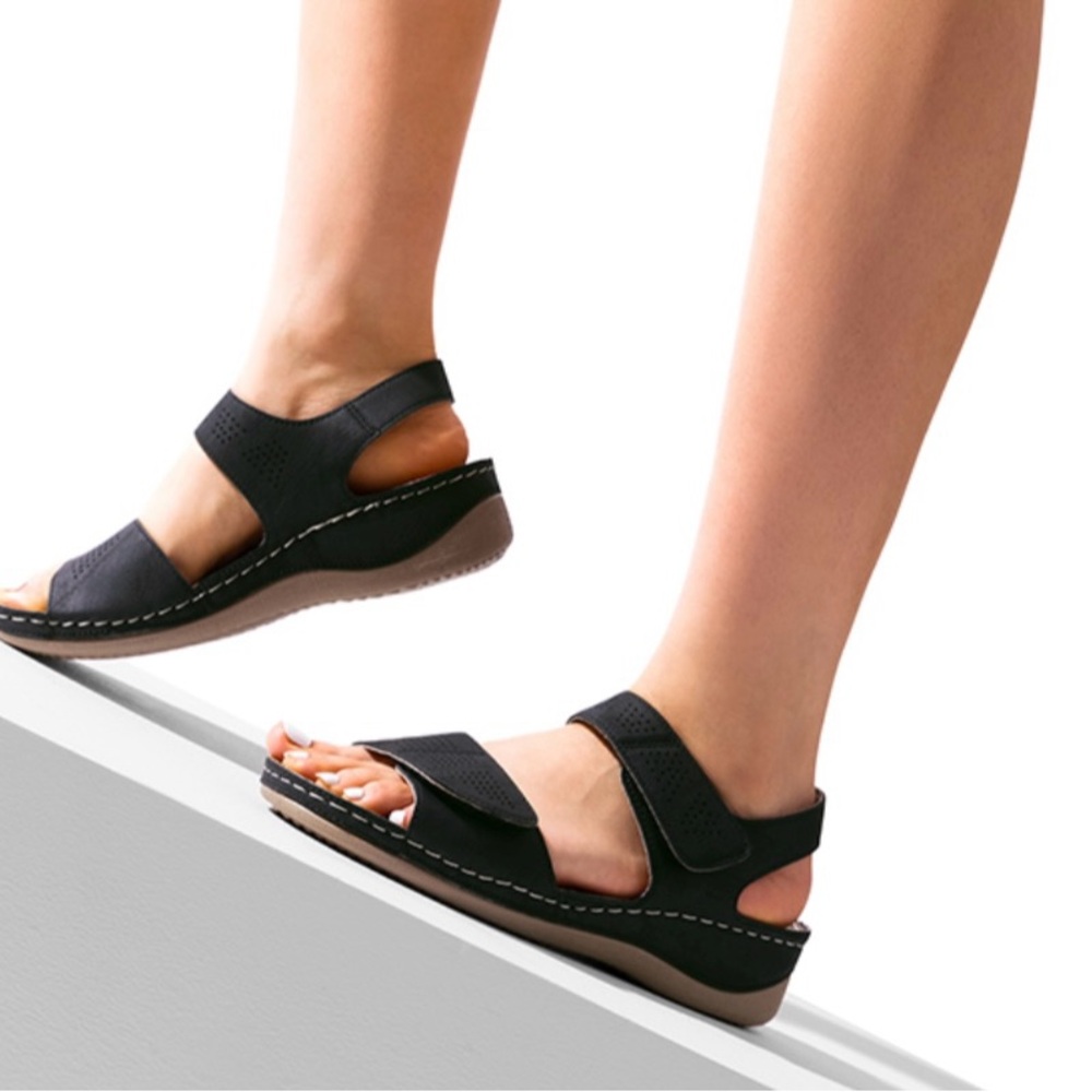 Dream Pairs Black Open-Toe Adjustable Strap Sandals